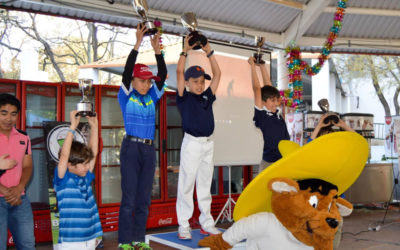 Golfistas de la AGVM celebran su triunfo en Six Flags