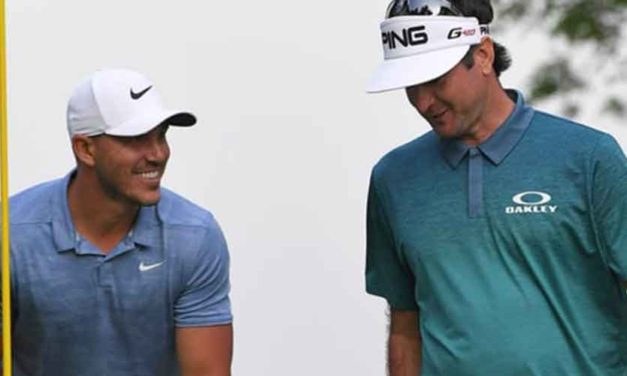 Koepka, ante la posibilidad de tener que llevar él su bolsa en el Tour: “Bubba no aguantaría 18 hoyos”